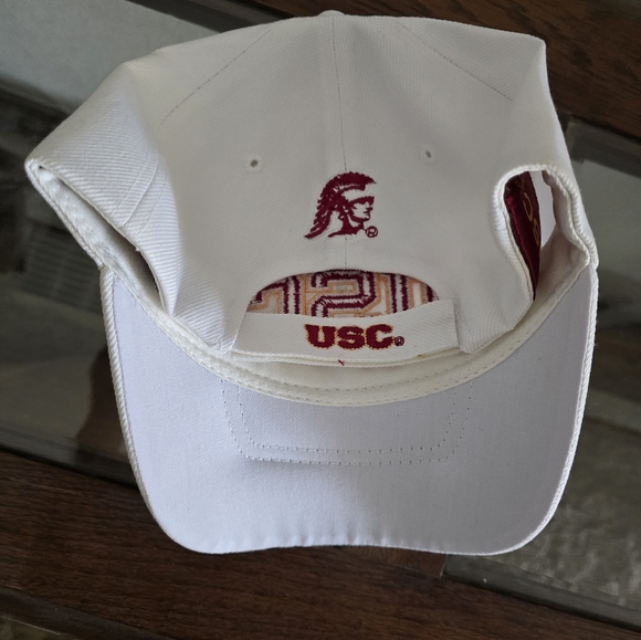 NEW vintage 90's USC Trojans adjustable ball cap. - Picture 6 of 10